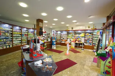 Neue Löwen-apotheke Christian Joh. Lauth E. K.