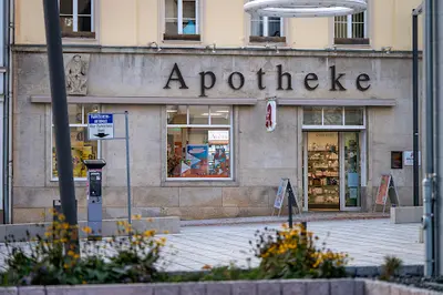 Apotheke Am Solbrigplatz
